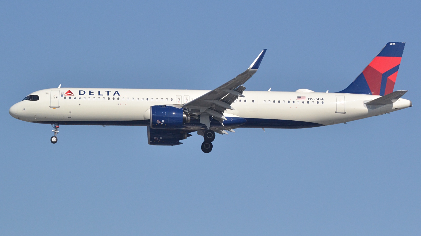 N525DA