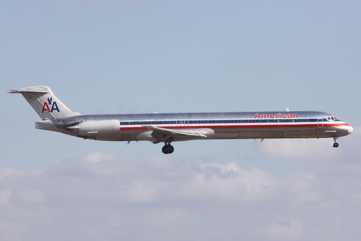 N580AA