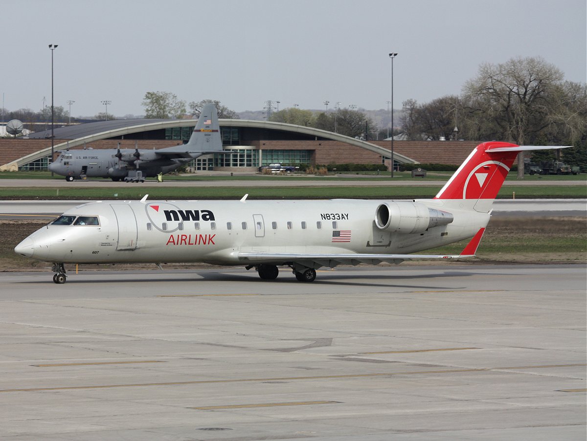N833AY